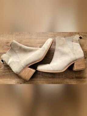 Toms Light Beige Suede Chelsea Ankle Boots